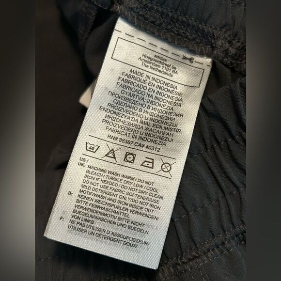 Adidas women’s L pacer 3 stripe gray shorts NWT athleisure activewear workout - Picture 8 of 16